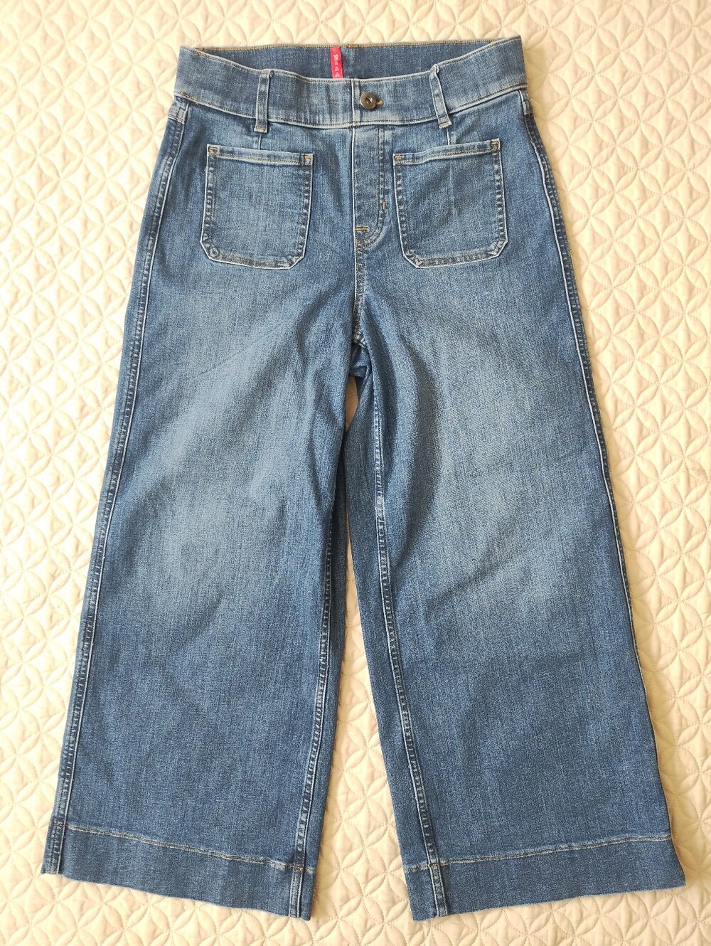 SPANX Shape EveryWear Wide Leg Cropped Pull-On Jeans Patch Pockets Blue Size S - Picture 3 of 10